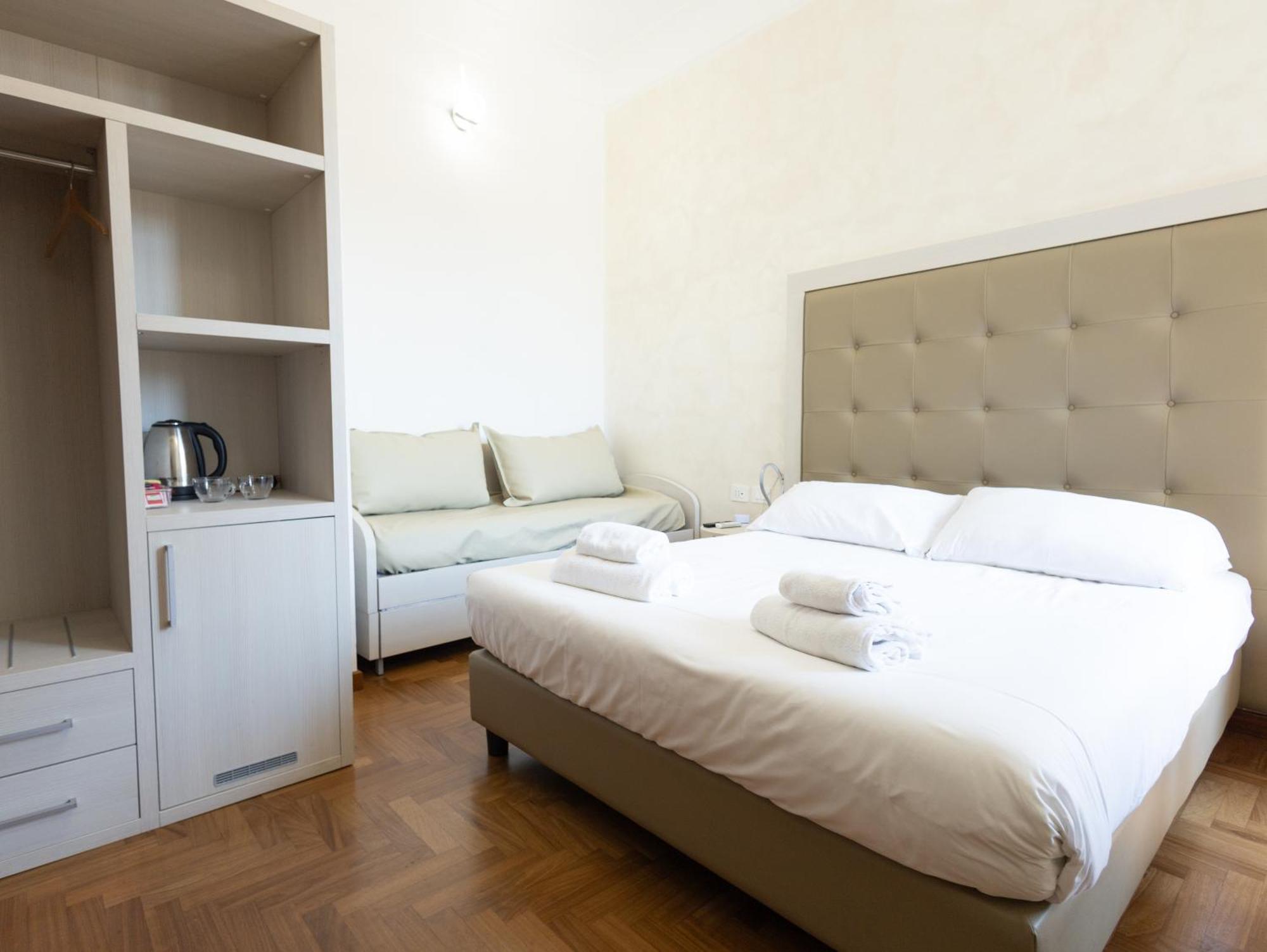 Romerooms Condotti Exteriér fotografie